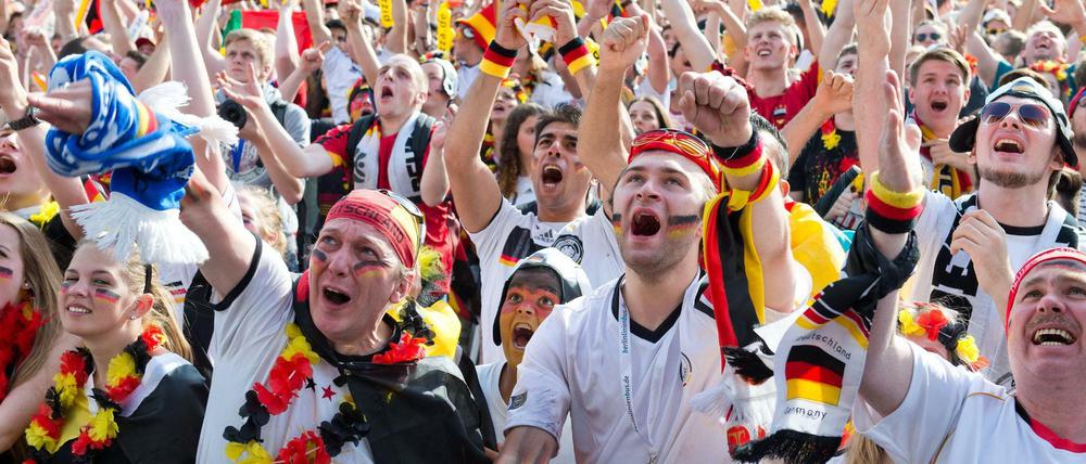 Jubel beim Fanfest am Brandenburger Tor: Das soll es dieses Jahr zur EM wieder geben.