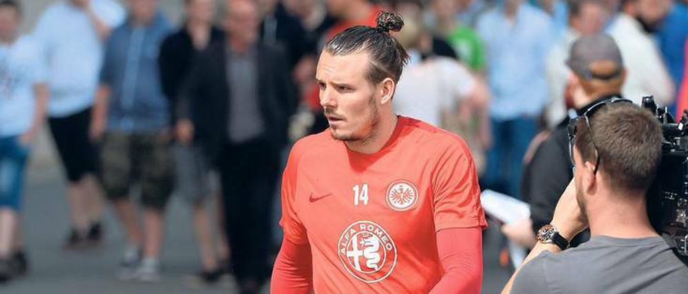 Der Stürmer mit der Sumoringer-Frisur. Auf dem wiedergenesenen Alex Meier ruhen die Hoffnungen der Eintracht.