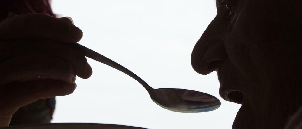 Nicht einwilligungsfähig. Bisher dürfen Arzneimittel nur an Demenzkranken getestet werden, wenn sie den Probanden auch nutzen könnten.