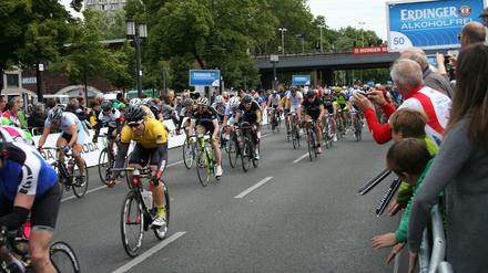 Zieleinlauf des 120er-Rennens 2015 - mittendrin der Autor.