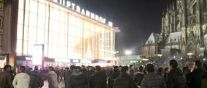 Mit Blick auf die massenhaften Übergriffe in der Silvesternacht in Köln wollen die Länder, dass der Bundestag prüft, wie sexuelle Angriffe aus Gruppen strafrechtlich besser geahndet werden können.