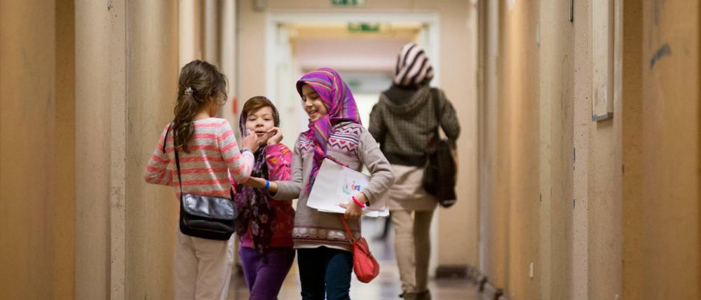 Flüchtlingskinder in der Flüchtlingsnotunterkunft im ehemaligen Rathaus Wilmersdorf.