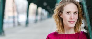 Seit der 7. Klasse steht sie im Rampenlicht – Bettina Brezinski ist schon als Schülerin fasziniert davon, wie ein Stück entsteht, von der ersten Leseprobe bis zur Aufführung