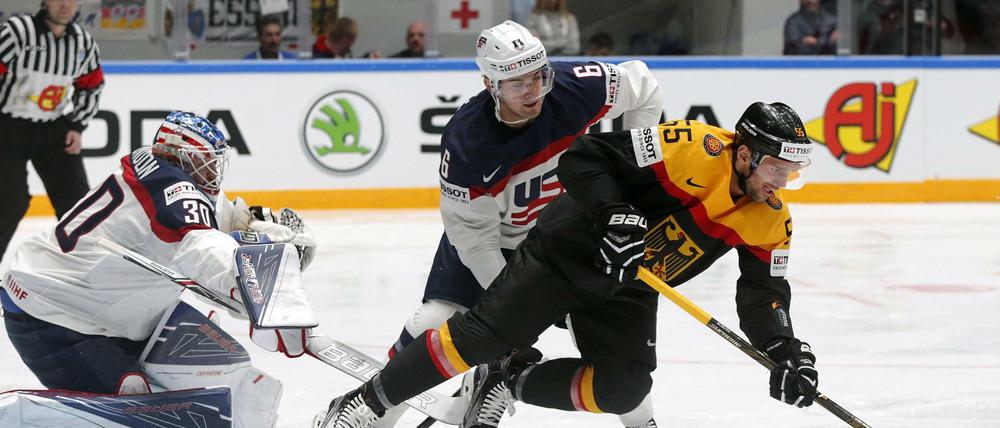 Deutschland besiegt die USA. Damit kann dem deutschen Team der Einzug ins Viertelfinale fast nicht mehr genommen werden. 