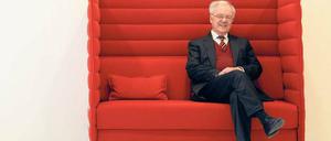 Auf der Ehrencouch. Als erster Brandenburger Ministerpräsident wurde Manfred Stolpe zur Identifikationsfigur. 