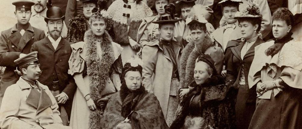 Familientreffen mit Queen Victoria anlässlich der Fürstenhochzeit in Coburg im Jahr 1894.