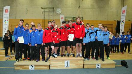 Siegerehrung Tischtennis bei Jugend trainiert für Paralympics. Gold ging an sie Carl-von-Linné-Schule aus Berlin.