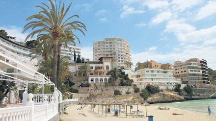 Lückenlos zugebaut. Die Cala Major, unweit von Palma, war in den 60er Jahren ein Idyll für Kenner. Auch Hollywood-Star Errol Flynn wohnte hier.