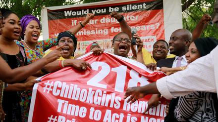 In Nigeria hat die Armee nach eigenen Angaben ein zweites verschlepptes Chibok-Mädchen befreit.