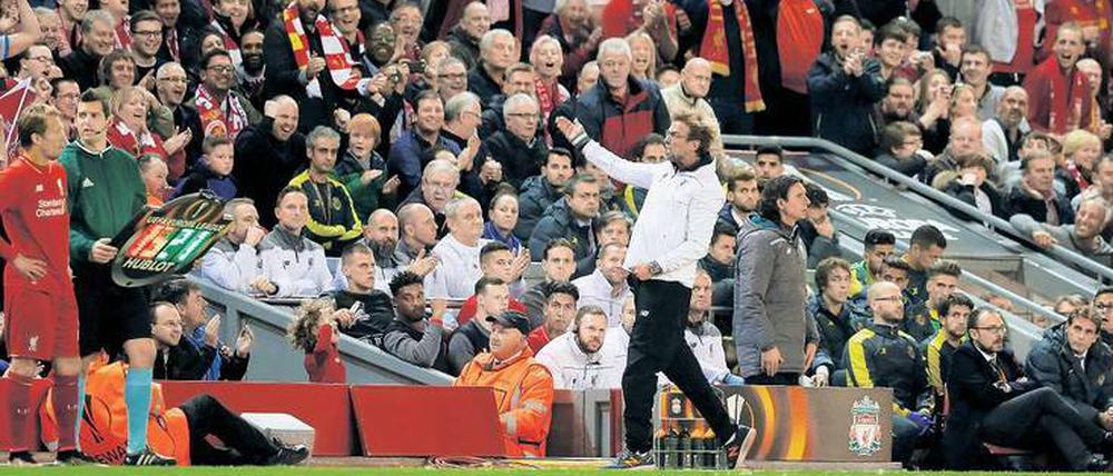 Kommt alle mit. Jürgen Klopp (rechts) hofft in Basel auf die Atmosphäre eines Heimspiels. 