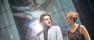 Szene mit Jonathan Bruckmeier und Veronika Bachfischer.