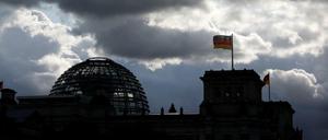 Der Bundestag erteilt dem Neonazi und NPD-Funktionär Uwe Meenen eine beschränkte Zugangserlaubnis. Einen Hausausweis bekommt er aber nicht.