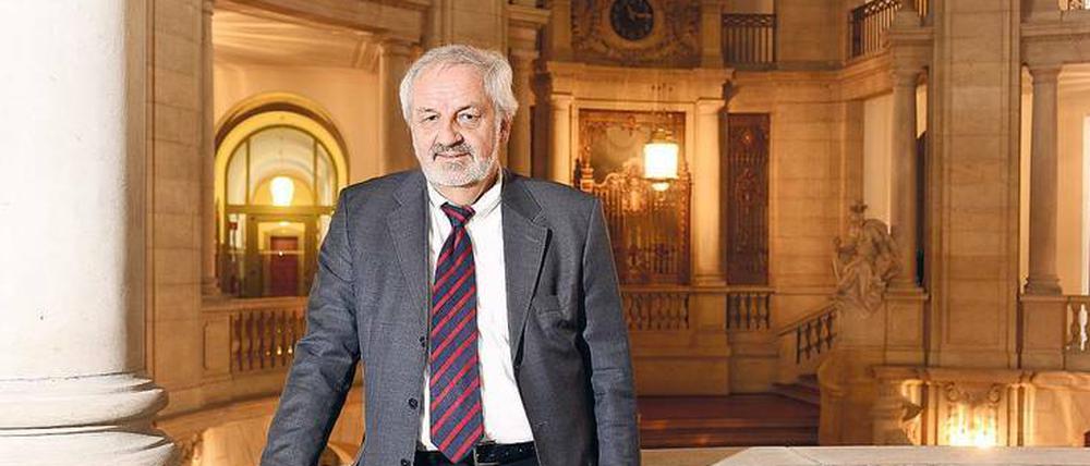 Sein Revier. Vize-Generalstaatsanwalt Manfred Schweitzer im Kammergericht, wo auch die Generalstaatsanwaltschaft sitzt. Seit 1979 war er für die Anklagebehörde tätig.