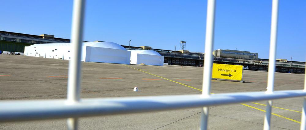 Die Blumenhalle auf dem Tempelhofer Feld ist immer noch leer.