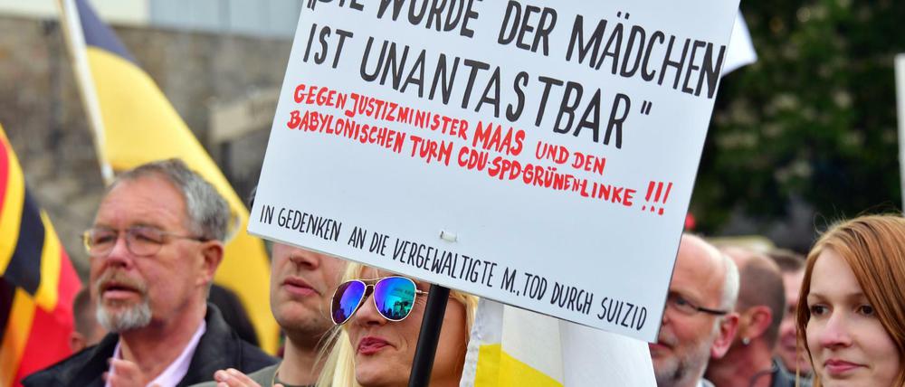 AfD-Demonstration am Mittwochabend in Erfurt - der Vizechef aus Steglitz-Zehlendorf, Andreas Wild, war dort Gastredner.