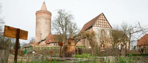 Ein Besuch lohnt sich: Burg Stargard lockt im Sommer mit Bier und Schnittchen, einem kleinen Hotel und liebevoll angelegtem Kräutergarten.