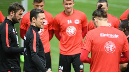 Die richtige Ansprache gefunden. Niko Kovac (vorn) beim Training.
