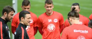 Die richtige Ansprache gefunden. Niko Kovac (vorn) beim Training.