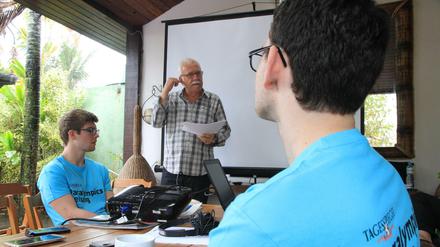 Sicherheitsexperte Claus Ruegener beim Workshop der deutschen und brasilianischen Schülerreporter der "Paralympics Zeitung Rio 2016" in Rio de Janeiro/Brasilien.