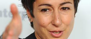 Die ZDF-Journalistin Dunja Hayali braucht ein dickes Fell. Auf Facebook weist sie nun einen Hassbriefschreiber in seine Schranken.