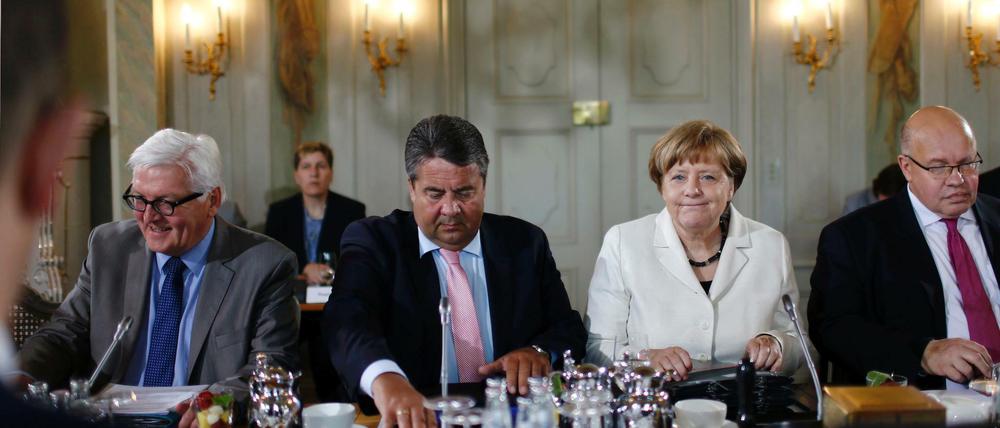 Außenminister Frank-Walter Steinmeier, Vizekanzler Sigmar Gabriel, Kanzlerin Angela Merkel and Kanzleramtsminister Peter Altmaier in Meseberg