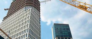 Wer hat noch nicht? Bisher heißen diese beiden Hochhäuser nur "Upper West" und "Zoofenster". Noch haben sie keine Spitznamen.