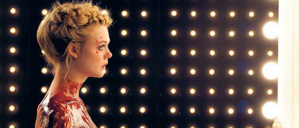 In „The Neon Demon“ will Jessie (Elle Fanning) Topmodel in L. A. werden.