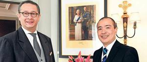 Mario Calvelo von der britischen Residenz und Ricardo Dürner vom Adlon.