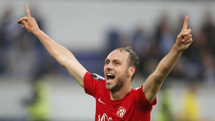Das war es! Der Würzburger Torschütze zum 2:1, Rico Benatelli, jubelt. 