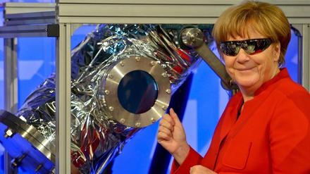 Angela Merkel besucht das European Astronaut Centre (EAC) der European Space Agency (ESA) in Köln. 