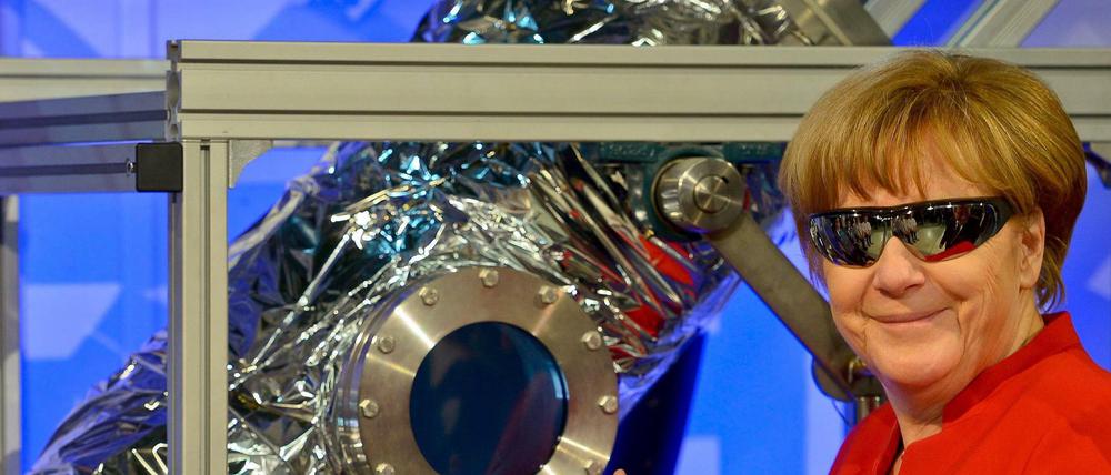 Angela Merkel besucht das European Astronaut Centre (EAC) der European Space Agency (ESA) in Köln.