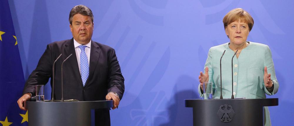Bundeskanzlerin Angela Merkel (CDU) und Wirtschaftsminister Sigmar Gabriel (SPD) geben am Mittwoch in Meseberg (Brandenburg) eine Pressekonferenz zum Abschluss der zweitägigen Kabinettsklausur.