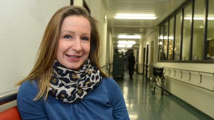 Morgens auf dem Krankenhausflur: Christin Budzinski wartet auf ihre Operation.
