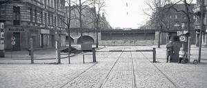 Ansichten einer Grenze. Die Wollankstraße mit Mauerposten, 1966.