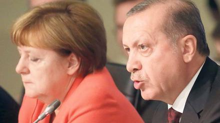 Alte Bekannte. Angela Merkel kennt Recep Tayyip Erdogan schon aus der Zeit, als sie noch Oppositionsführerin war und sein Aufstieg gerade erst begann. Sie weiß, wie stur er sein kann.