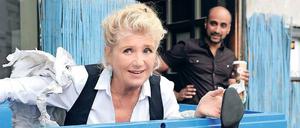 Und Hollywood?  Fanny (Jutta Speidel) versteckt sich im ARD-Film vorm Gerichtsvollzieher. Auf Wohlfühlstimmung möchte sich die Schauspielerin aber nicht festlegen lassen.