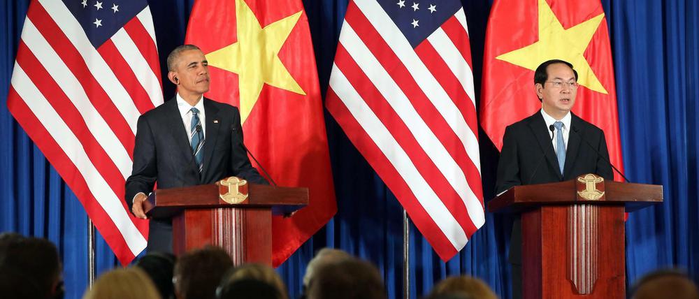 US-Präsident Barack Obama hat bei seinem ersten Besuch in Vietnam ein seit 50 Jahren bestehendes Waffenembargo aufgehoben.