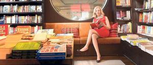 Die Hausherrin Catherine von Fürstenberg-Dussmann im Kulturkaufhaus an der Friedrichstraße. Die Witwe von Unternehmensgründer Peter Dussmann wohnt selbst in dem Haus, das im kommenden Jahr einen runden Geburtstag feiert.