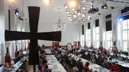 Teilnehmer der Vollversammlung des Zentralkomitees der deutschen Katholiken (ZdK) haben sich am 24.05.2016 in der Kongresshalle in Leipzig (Sachsen) versammelt. 