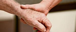 Ethisches Dilemma. Demente Menschen benötigen besonderen Schutz - aber auch bessere Medikamente. 