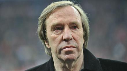 Günter Netzer befindet sich nach einer Herz-OP in der Reha.