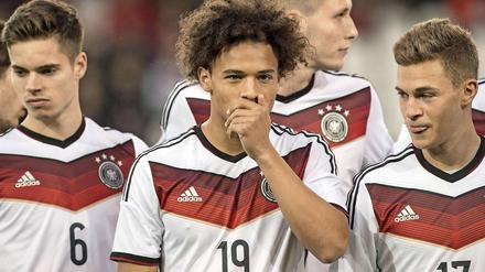Zusammen ein Länderspiel bei den Großen: Weigl, Sané und Kimmich (von links).