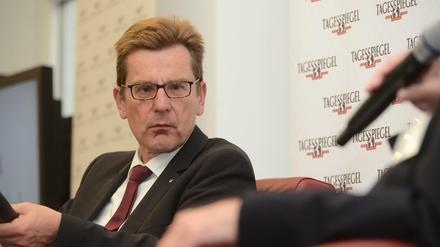 Karsten Mühlenfeld, Chef des BER beim Wirtschaftsclub des Tagesspiegel. Er hält weiterhin am Eröffnungstermin des BER fest. Aber ohne Garantie.