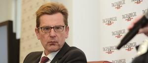 Karsten Mühlenfeld, Chef des BER beim Wirtschaftsclub des Tagesspiegel. Er hält weiterhin am Eröffnungstermin des BER fest. Aber ohne Garantie.