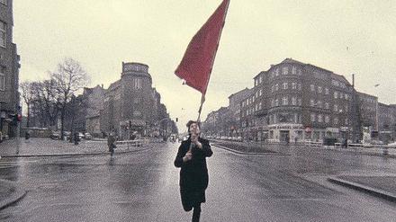 Marathonmann. Szenenfoto aus Gerd Conradts Frühwerk "Farbtest Rote Fahne".
