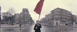 Marathonmann. Szenenfoto aus Gerd Conradts Frühwerk "Farbtest Rote Fahne".