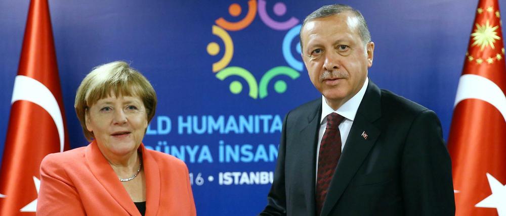 Angela Merken und Recep Tayyip Erdogan beim UN-Nothilfegipfels in Istanbul am 23. Mai 2016. 