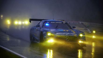 Viel Regen auf dem Nürburgring beim 24h-Rennen