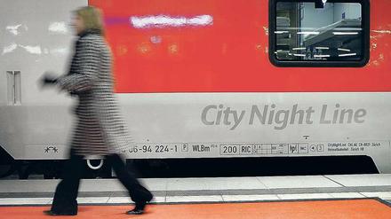 Mehr als ein Transport von A nach B. Nachtzugfahrten haben Literaten und Regisseure inspiriert, aber die Deutsche Bahn muss rechnen. 2015 fuhr das City-Night-Line-Geschäft ein Minus von 31 Millionen Euro ein.