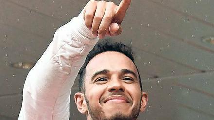 Ich bin oben. Lewis Hamilton nach dem Sieg in Monaco.
